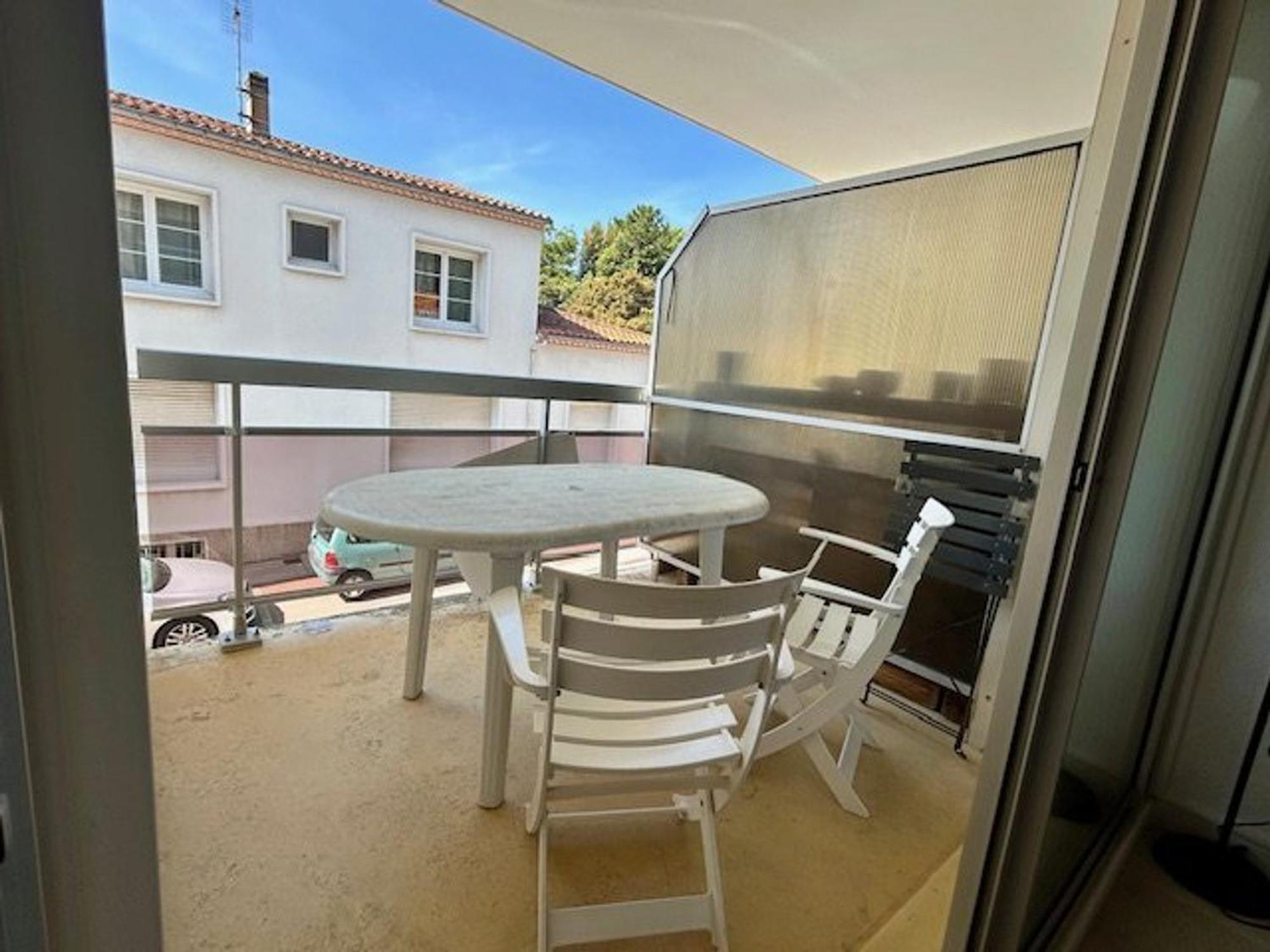 Appartement T2 A Royan, 4 Pers., Proche Plage Et Commerces, Parking, Balcon, Confortable Et Equipe - Fr-1-494-60 Bagian luar foto