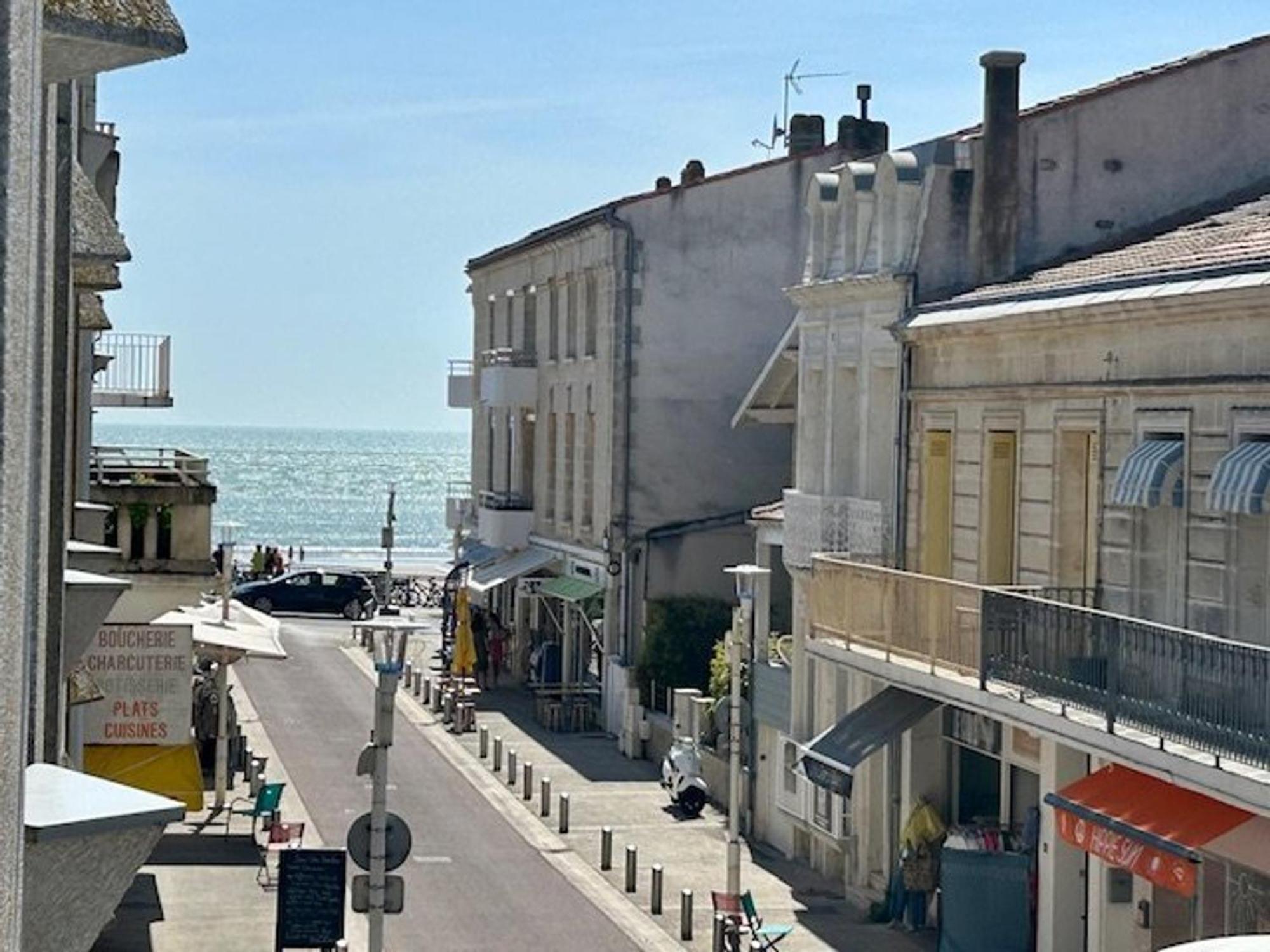 Appartement T2 A Royan, 4 Pers., Proche Plage Et Commerces, Parking, Balcon, Confortable Et Equipe - Fr-1-494-60 Bagian luar foto
