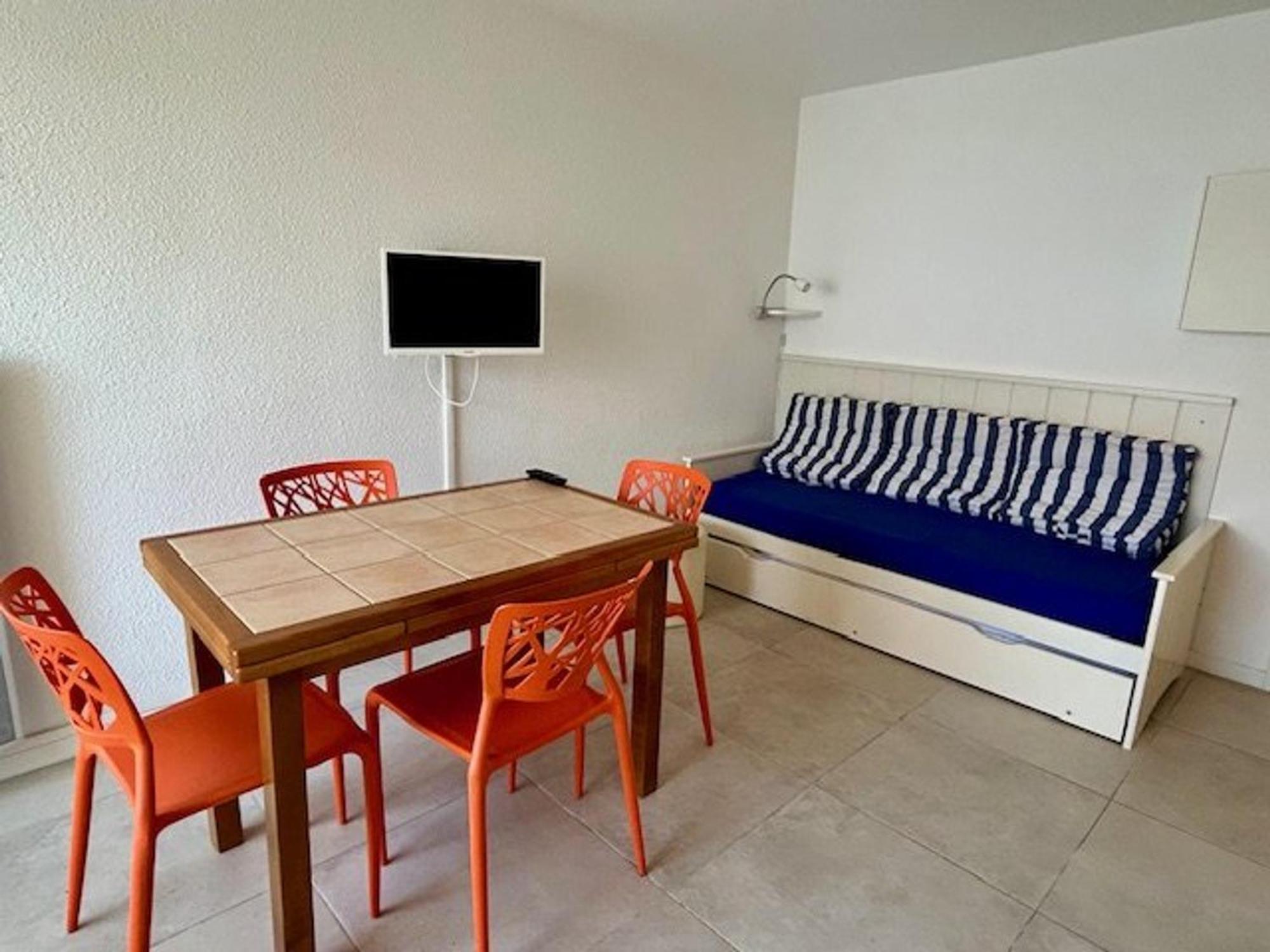 Appartement T2 A Royan, 4 Pers., Proche Plage Et Commerces, Parking, Balcon, Confortable Et Equipe - Fr-1-494-60 Bagian luar foto